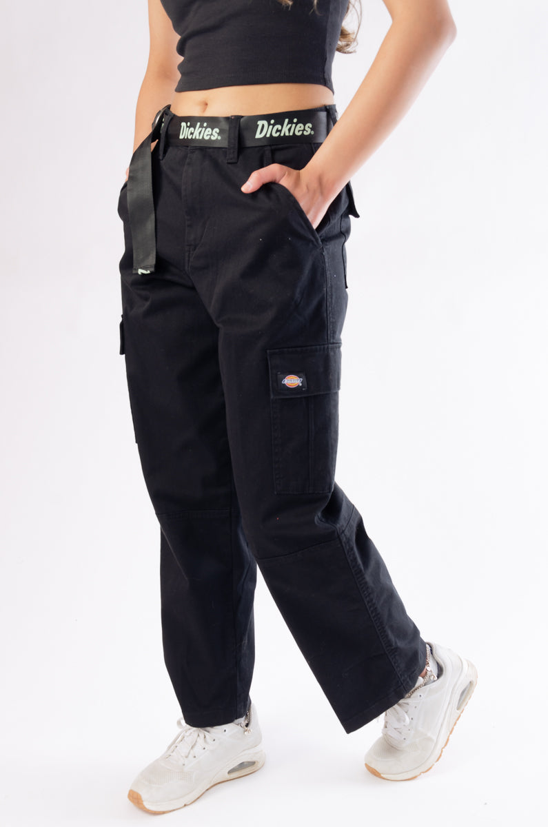 cargo pants + corset | Cargo pants women outfit, Cargo pants outfit, Corset  outfit